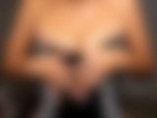 emily-villamil's Live Sex Cam Show