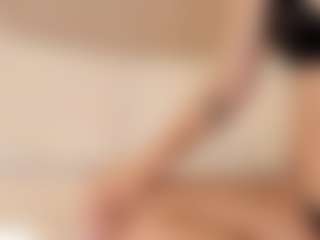 Live cam show with Agatha Black - Squirt on AdultVida.com