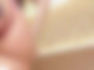 Live cam show with Agatha Black - Butt Plug on Pornisteam.com