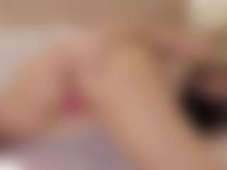 Live cam show with Agatha Black - Petite on Hubzter Live