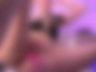 Live cam show with Dia - Small Tits on Camiplay Live