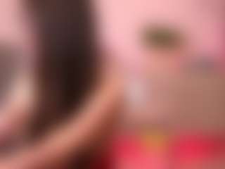 Live cam show with Dia - Shaved Pussy Brown Hair on Camsoda