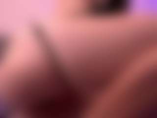 Live cam show with Dia - Flashing on Camsoda