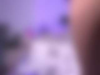 Live cam show with Dia - Skinny on x69.live
