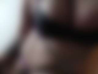 Live cam show with Salmamilf - Glasses on Gym Cam Girls