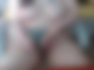 Live cam show with Salmamilf - Gamer MILF on Camsoda Late Night