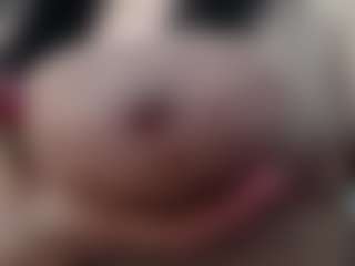 Live cam show with Salmamilf - Glasses on Big Tits