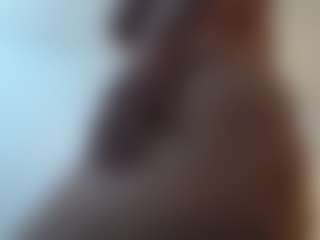 Salmamilf's Live Sex Cam Show