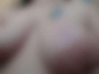 Salmamilf's Live Sex Cam Show