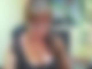 Live cam show with VanessaHotts - Gagging on Camsoda