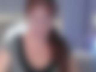 Live cam show with VanessaHotts - Gagging on xplaylive.com