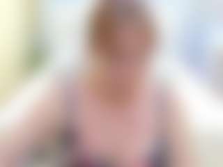 Live cam show with VanessaHotts - Living Room on https://playwithruby.com