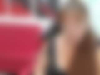 Live cam show with VanessaHotts - Living Room on Camsoda