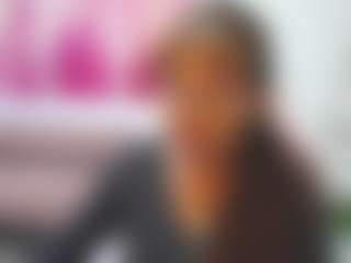 Live cam show with VanessaHotts - Living Room on AdultVida.com
