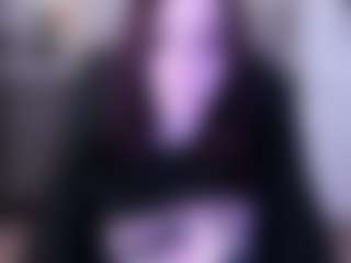 Live cam show with Lina - Facial Piercings on Camming Site