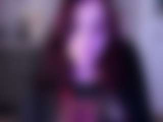 Spettacolo in cam dal vivo con Lina - Drinking su Camsoda