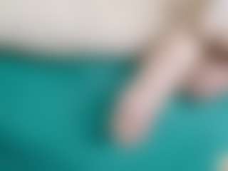 Live cam show with Br-Munch - Living Room on Pornisteam.com