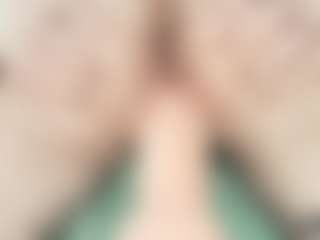 Live cam show with Br-Munch - Living Room on Milfs Live