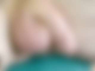 Live cam show with Br-Munch - Living Room on Camsoda