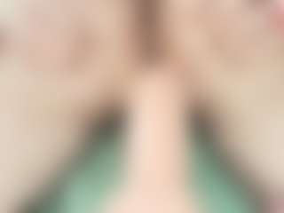 Live cam show with Br-Munch - Living Room on CamwithHer