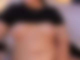 Live cam show with Nathalie Rivers - Raven Hair on xDating