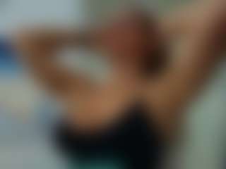 Live cam show with Tea - Old on friskycurves.com