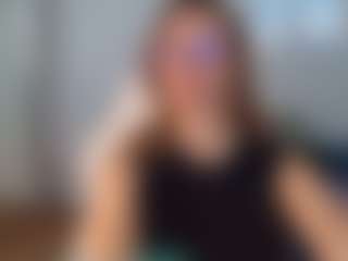 Live cam show with Tea - Fingers on Camsoda