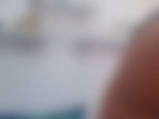 Live cam show with Tea - Public MILF on livesuperchat.net