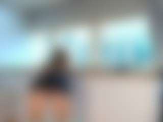 Tea MILF webcam performer live streaming