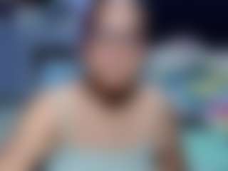 Samy-mature MILF webcam performer live streaming