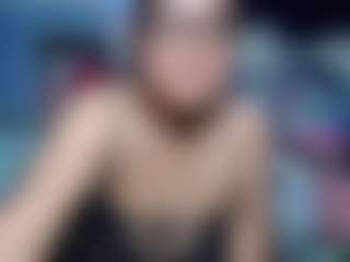 Live cam show with Samy-mature - Striptease on camtv