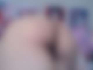 Live cam show with Molly - Thong on StripNow