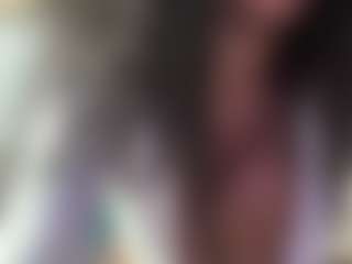 Live cam show with misskellyy - Brown Eyes on Camsoda