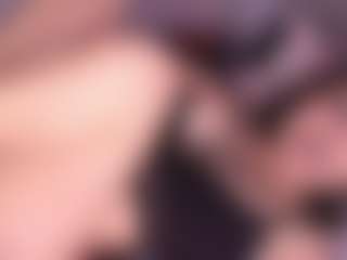 Live cam show with Anny - Shaved Pussy on intimatelivegirls.com