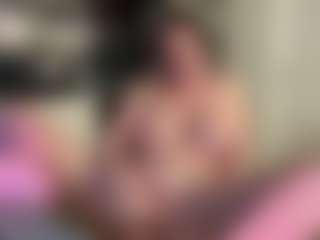 Live cam show with MIlf-Goddess - Middle Aged on StripNow