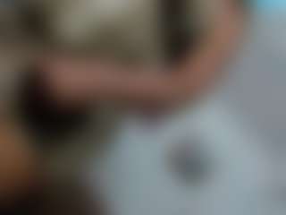clodymalla22's Live Sex Cam Show