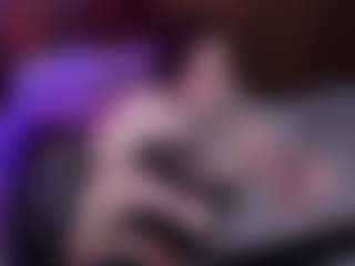 Live cam show with Ramora Rey - Short on Milfs Live