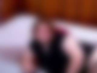Live cam show with Ramora Rey - Gamer Brown Hair on live18s.com