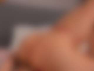 E M E L I E - 89's Live Sex Cam Show