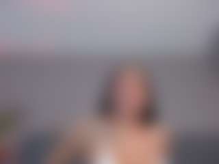 E M E L I E - 89's Live Sex Cam Show