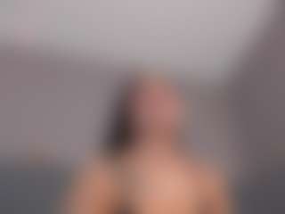 E M E L I E - 89's Live Sex Cam Show