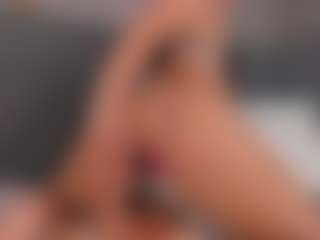 E M E L I E - 89's Live Sex Cam Show