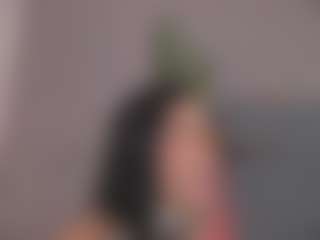 E M E L I E - 89's Live Sex Cam Show