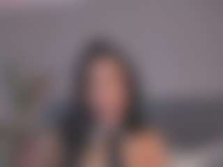 E M E L I E - 89's Live Sex Cam Show