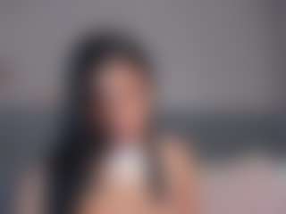 E M E L I E - 89's Live Sex Cam Show