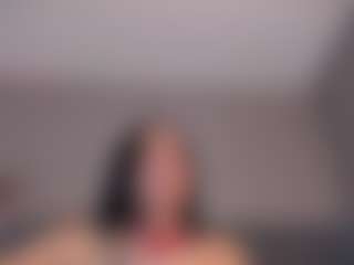 E M E L I E - 89's Live Sex Cam Show