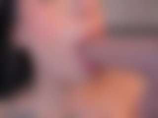 E M E L I E - 89's Live Sex Cam Show