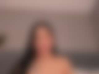 E M E L I E - 89's Live Sex Cam Show