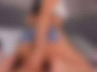 E M E L I E - 89's Live Sex Cam Show