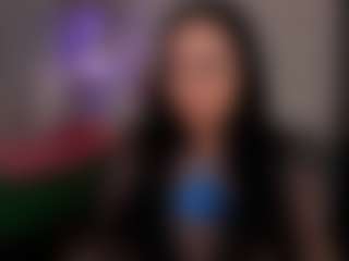 Miisscanela MILF webcam performer live streaming
